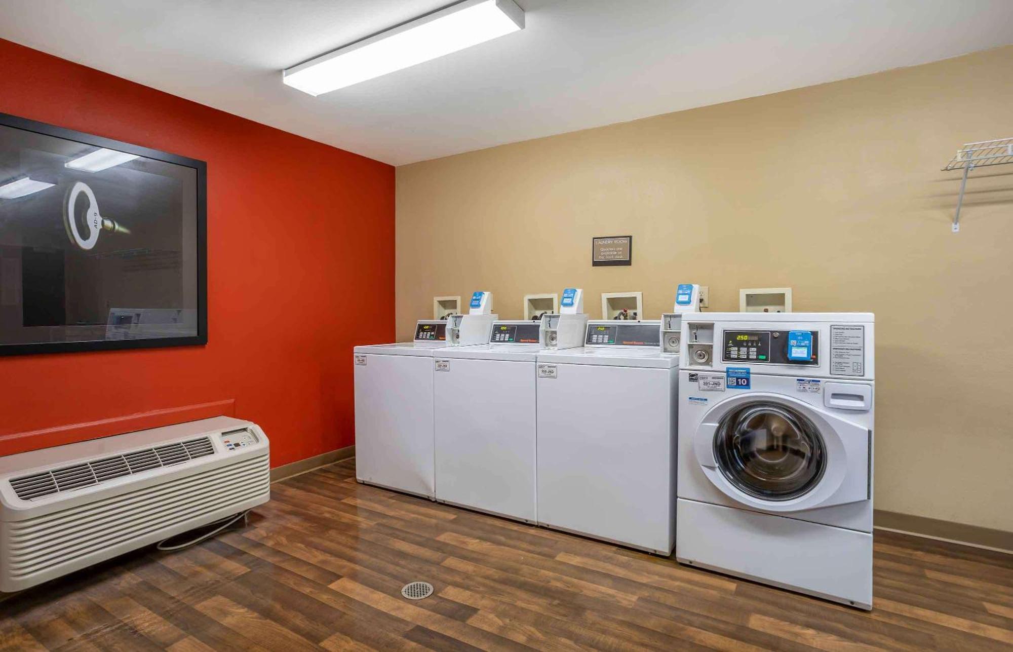 Extended Stay America Suites - Long Island - Мелвил Екстериор снимка