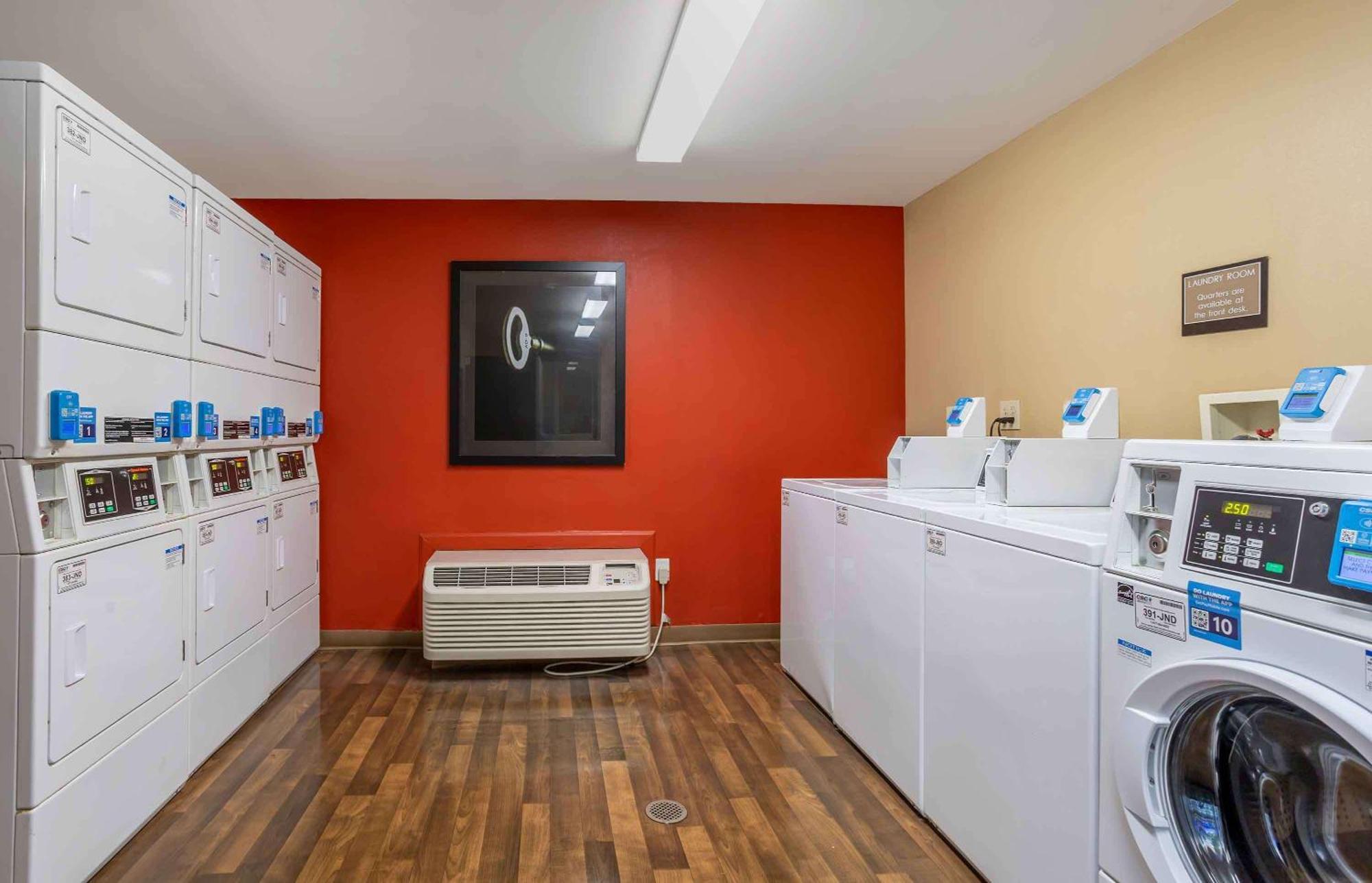 Extended Stay America Suites - Long Island - Мелвил Екстериор снимка