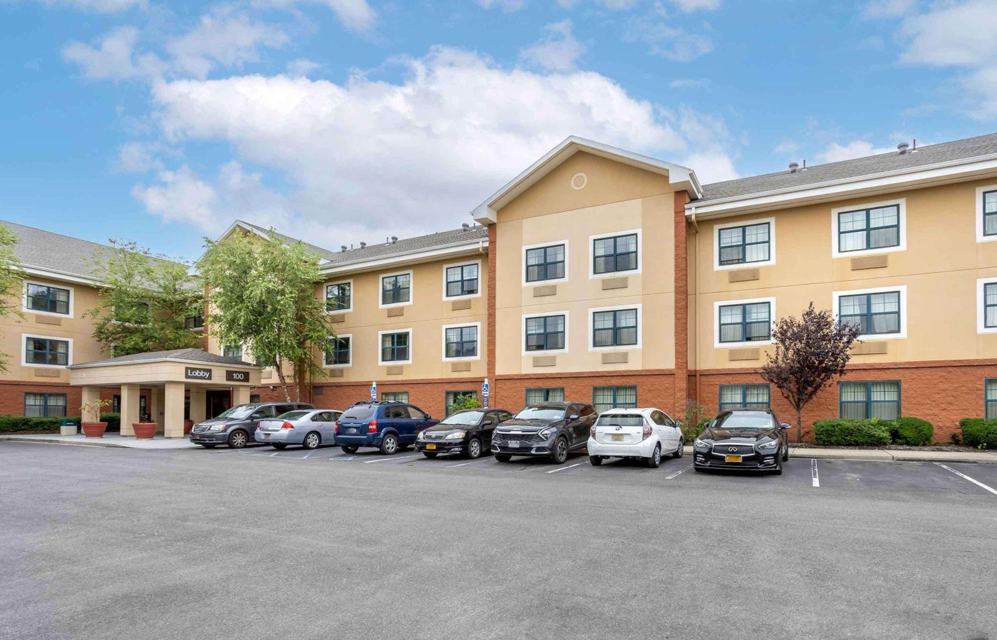 Extended Stay America Suites - Long Island - Мелвил Екстериор снимка